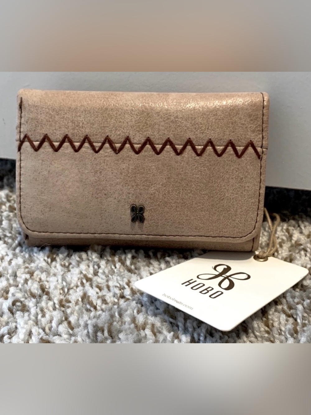 💙HOBO Jill Trifold Wallet